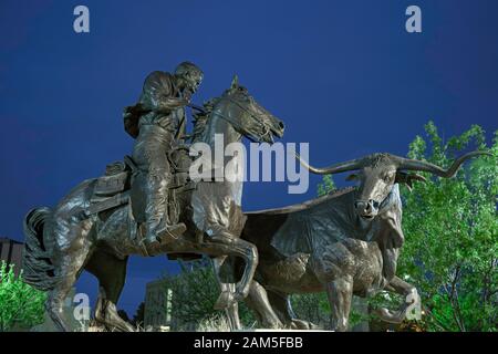 Statue de 'le roi de bétail du Pecos' (John Simpson Chisum), par Robert Temple Summers III (2001), Roswell, Nouveau-Mexique États-Unis Banque D'Images