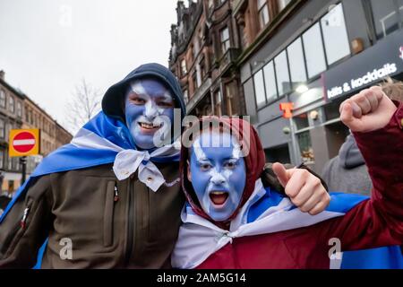 Glasgow, Ecosse, Royaume-Uni. 11Th Jan, 2020. Campagne en faveur de l'indépendance écossaise dans les rues de Glasgow. La marche a été organisée par le groupe tous sous une même bannière et a voyagé de parc Kelvingrove à travers la ville à Glasgow Green. Credit : Skully/Alamy Live News Banque D'Images