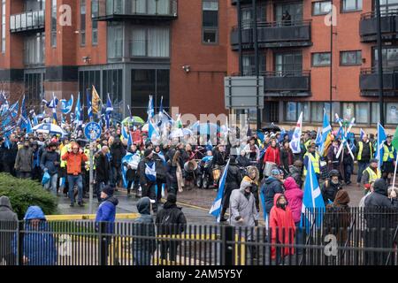 Glasgow, Royaume-Uni. 11Th Jan, 2020. Autour de 100 000 manifestants participant au "tous sous une même bannière" pro-indépendance mars à Glasgow pour exiger un deuxième référendum sur l'indépendance de l'Écosse. Crédit : Richard Gass/Alamy Live News Banque D'Images