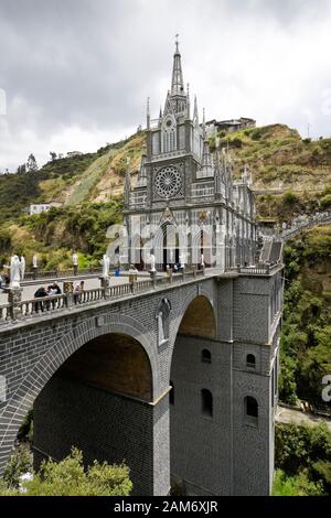 Santuario Nuestra Señora de las Lajas (Las Lajas), basilique catholique romaine néo-gothique construite dans une gorge, Ipiales, Colombie Banque D'Images