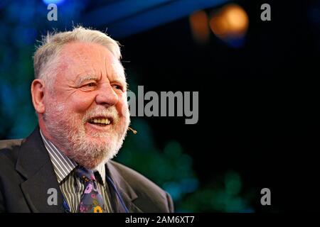 Hay-On-Wye, Hay Festival, 31 mai 2015, Terry Waite s'est exprimé sur scène au Hay Festival pour trouver de l'humour dans les endroits les plus sombres. ©PRWPhotography Banque D'Images