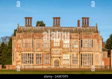 La façade sud de Felbrigg Hall dans le Norfolk. Vu d'un sentier public. Banque D'Images