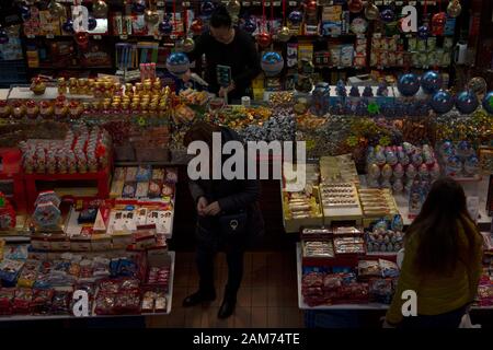 Sweet au marché couvert - Hala Targowa - Vieille Ville, Gdansk, Pologne Banque D'Images