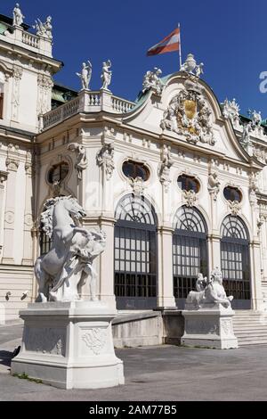 Vienne, Autriche - 18 septembre 2018 : façade sud du palais du Belvédère supérieur. Ce palais baroque a été construite en 1717-1723 comme résidence d'été pour Banque D'Images