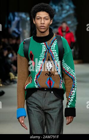 Milan, Italie. 11Th Jan, 2020. NEIL BARRETT Automne/Hiver 2020/2021 de piste à Milan Fashion Week d'hommes Janvier 2020 - Milan, Italie 11/01/2020 Credit : dpa/Alamy Live News Banque D'Images