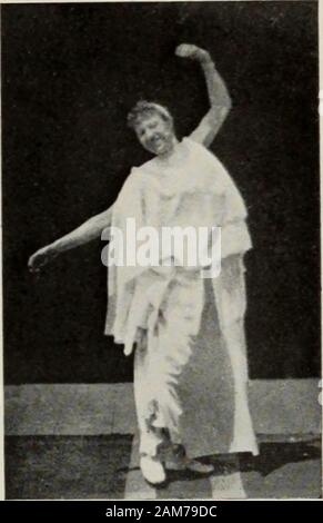 La danse grecque antique sculptée et peinte, après les figures . Banque D'Images