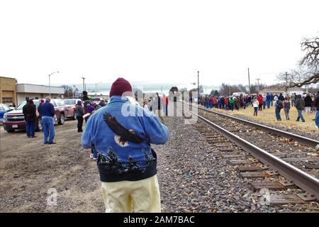 Big Boy 4014 à Ellsworth Kansas Etats-Unis avec vapeur et fumée lors d'une journée historique le 11-21-2019 qui était en une journée bien remplie. Banque D'Images