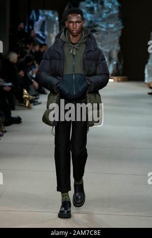 Milan, Italie. 11Th Jan, 2020. NEIL BARRETT Automne/Hiver 2020/2021 de piste à Milan Fashion Week d'hommes Janvier 2020 - Milan, Italie 11/01/2020 | Crédit dans le monde entier d'utilisation : dpa/Alamy Live News Banque D'Images