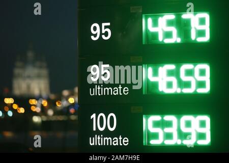 Saint-pétersbourg, Russie. 11Th Jan, 2020. Vu le prix de l'essence à une station-service BP. Crédit : Sergei Mikhailichenko SOPA/Images/ZUMA/Alamy Fil Live News Banque D'Images