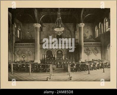 Vues d'Albany . La CHAMBRE DU SÉNAT, Capitol Building, la Chambre du Sénat est situé à l'extrémité de la partie sud de la capitale et est sans rivale dans le monde comme un hall. Le receivedthrough Ught est grande fenêtres de vitraux et montre une ahurissante et régime d'ornement somptueux dans lequel les marbres les plus rares, de très belles poutres massives d'onyx et carvedoak sont utilisés avec jugement artistique. Le plafond richement décorées, les arcades des galeries et les grandes cheminées de chaque côté de l'entrée areespecially beau.. La salle des séances de l'Assemblée, comme le bâtiment du Capitole Banque D'Images