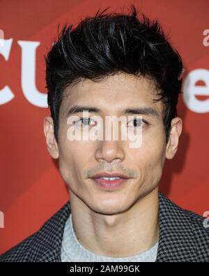 Pasadena, LOS ANGELES, CALIFORNIE, États-Unis - 11 JANVIER: Manny Jacinto arrive à la tournée de presse de l'ACT d'hiver 2020 NBCUniversal qui s'est tenue à l'hôtel Langham Huntington le 11 janvier 2020 à Pasadena, Los Angeles, Californie, États-Unis. (Photo De Xavier Collin/Image Press Agency) Banque D'Images