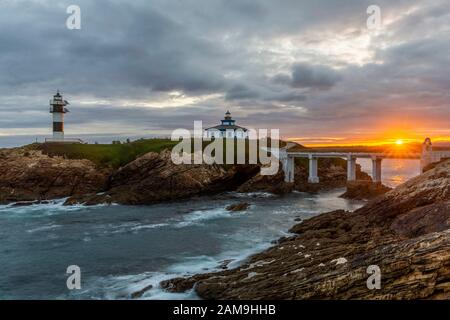 Lever du soleil sur l'île de Pancha en Galice Banque D'Images