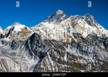 Le sommet de l'Everest, la plus haute montagne du monde, dans la région de Khumbu dans l'Himalaya du Népal Banque D'Images