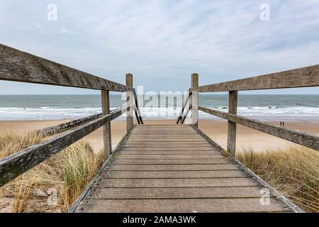 Domburg - vue depuis Dunes vers Beachat springtime / Pays-Bas Banque D'Images