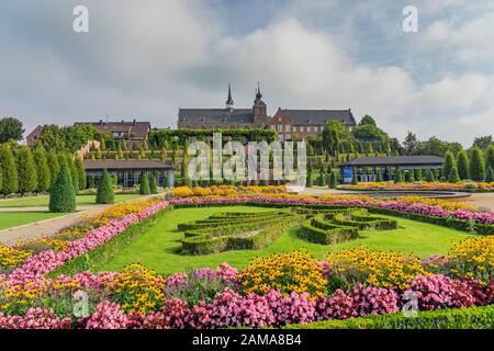 Kamp-Lintfort - Vue Sur L'Abbaye De Kamp, Fondée En 1123 , Rhénanie Du Nord-Westphalie, Allemagne, Kamp-Lintfort, 16.08.2019 Banque D'Images