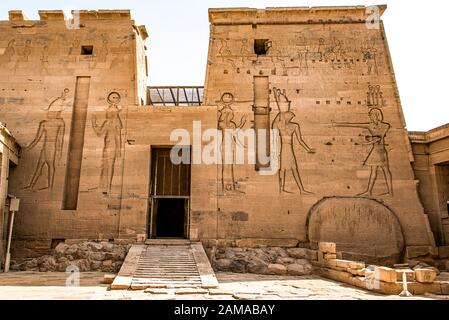 Le temple d'Isis de Philae à son emplacement actuel sur Agilkia Island dans le lac Nasser, en Egypte Banque D'Images