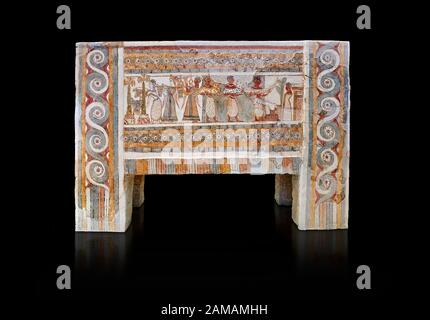 Le Sarcophage Minoan Hagia Triada peint 1370-1300 av. J.-C. Musée Archéologique D'Héraklion. Fond Noir. Le Sarcophage Calcaire Hagia Triada Banque D'Images