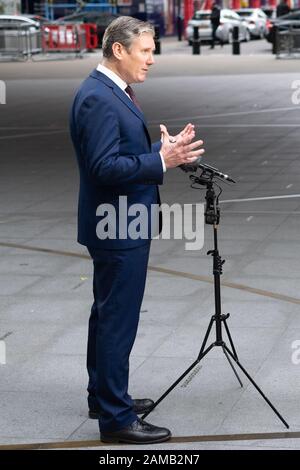 05-01-2020, Londres, Angleterre. Sir Keir Starmer, secrétaire du Brexit fantôme et candidat à la direction du travail quitte la BBC après avoir comparu au salon Andrew Marr. Crédit:RHI Banque D'Images