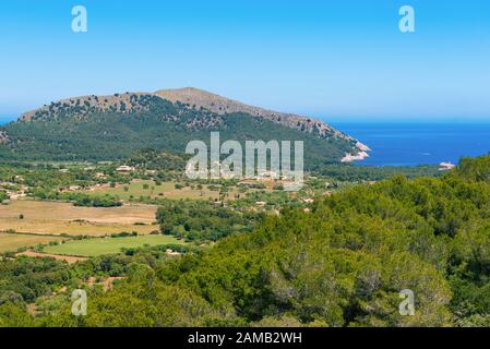 Cala Ratjada sur Majorque, beau paysage d'été, île de Majorque, Espagne Banque D'Images