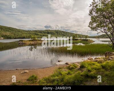 Vue depuis le sentier de l'Keiservarden. Keiservarden est un plateau sur la montagne haut de Veten Hill près de Bodø, Nordland, dans le nord de la Norvège. La Vaagovand Banque D'Images