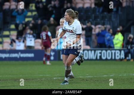 Londres, Royaume-Uni. 12 janvier 2020. Rianna Dean de Tottenham Hotspur femmes célébrant son deuxième but lors du match de Super League pour femmes de Barclays FA entre Tottenham Hotspur et West Ham United à The Hive, Edgware, Londres, dimanche 12 janvier 2020. (Crédit: Jacques Feeney | MI News) la photographie ne peut être utilisée qu'à des fins de rédaction de journaux et/ou de magazines, licence requise à des fins commerciales crédit: Mi News & Sport /Alay Live News Banque D'Images