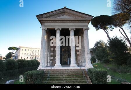 Temple de Fortuna Virilis ou Temple de Portunus (tempio di Portuno). Rome. Banque D'Images