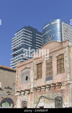 Hochhäuser Am Rothschild Boulevard, Altbauten À Neve Zedek, Tel Aviv, Israël Banque D'Images