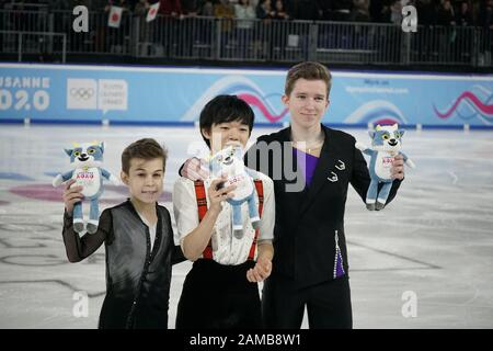 Lausanne, Suisse. 12 janvier 2020. Kagiyama Yuma du Japon est le vainqueur du YOG Lausanne 2020 pour le patinage libre pour hommes à l'arène de patinage de Lausanne le 12 janvier 2020. Mozalev Andrei de Russie a pris la deuxième place et Samsonov Daniil, de Russie aussi, la troisième place. Crédit: Alfredss/Alay Live News Banque D'Images