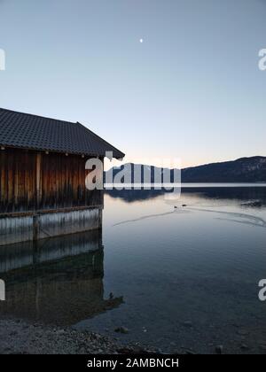 Une journée d'hiver ensoleillée à Walchensee Banque D'Images