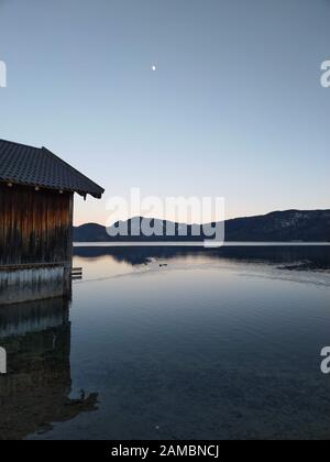 Une journée d'hiver ensoleillée à Walchensee Banque D'Images