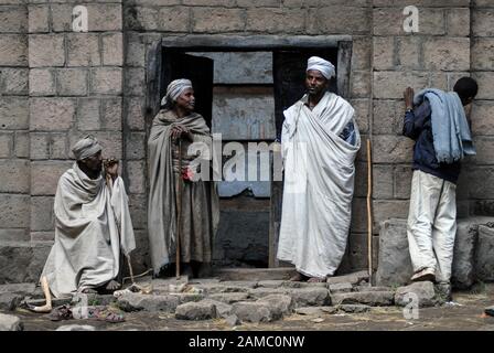 Ethiopie, région d'Amhara, Lalibela , églises rupestres monolithes construites par le roi Lalibela il y a 800 ans, église de Yemrehana Krestos / AETHIOPIEN Lalibela oder Roha, Koenig LALIBELI liess die monolithischen Felsenvor ueber 800 Jahren in die Basaltlava auf 2600, He-zhangen yerhäurehre, zhähäuretlienkrümümümümüt, Zum Banque D'Images