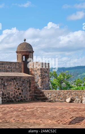 Une des plusieurs tours de guet qui font partie du fort San Felipe à Puerto Plata République dominicaine. Banque D'Images