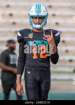 Deland, FL, États-Unis. 12 janvier 2020. Quarterback de l'équipe nationale Justin Mcmillan (12) pendant le match De Football All Star de l'université dans le SPIRAL Tropical Bowl entre l'américain (blanc) et le National (black0 au stade Spec Martin à DeLand, Fl. Romeo T Guzman/CSM/Alay Live News Banque D'Images