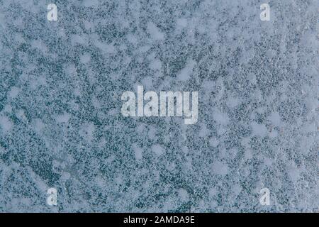 Briques de glace avec des bulles d'air à l'intérieur. Résumé de cristaux de glace et la texture. Enlever la glace fond. Banque D'Images