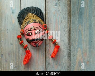 Masque traditionnel Tumenggung de Cirebon, Java ouest, Indonésie Banque D'Images