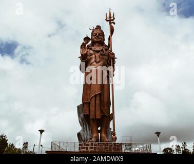 Vue sur Mangal Mahadev, la plus haute statue de Maurice et une copie fidèle de la statue de Shiva en Inde. Banque D'Images