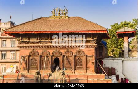 Temple historique de Mahadev Parvati sur la place Durbar à Katmandou, au Népal Banque D'Images