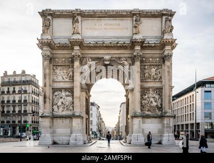 Marseille France, 27 décembre 2019 : porte d'Aix ou porte d'Aix une arche triomphale à Marseille France Banque D'Images