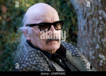 Wolfgang Dauner, musicien et compositeur de jazz, enregistré le 4 novembre 2015 devant sa maison de Stuttgart (Bade-Wurtemberg). Il a 80 ans le 30 décembre 2015. Photo: Bernd Weissbrod/dpa | utilisation dans le monde entier Banque D'Images