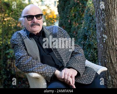 Wolfgang Dauner, musicien et compositeur de jazz, enregistré le 4 novembre 2015 devant sa maison de Stuttgart (Bade-Wurtemberg). Il a 80 ans le 30 décembre 2015. Photo: Bernd Weissbrod/dpa | utilisation dans le monde entier Banque D'Images