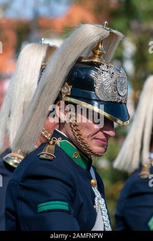 Les membres de la Garde nationale portugaise brass band monté prendre part à la cérémonie de Relève de la garde au Palais de Belém à Lisbonne, Portugal Banque D'Images