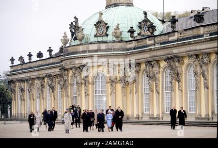 La Reine Elizabeth Ii Visite Le Palais San Souci, Potsdam, Berlin, Allemagne 1992. Banque D'Images
