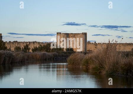 Aigues Mortes Port tours puis prison du royaume. Banque D'Images