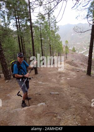 Wanderung vom Cruz Lanos de la Pez nach la Culata, Tejeda, Gran Canaria, Kanaren, espagnol Banque D'Images