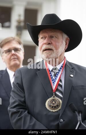 Austin, Texas, États-Unis. 13 janvier 2020. JACK WILSON, le héros de tir de l'Église de White Settlement, parle aux médias après avoir accepté la Médaille Du Courage du gouverneur à l'Hôtel du gouverneur du Texas. Wilson a tiré un tour et tué un tireur suspecté d'église le 29 décembre 2019. Crédit: Bob Daemmrich/Zuma Wire/Alay Live News Banque D'Images