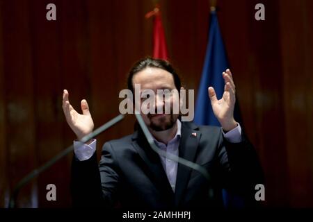 Madrid Espagne; 13/01/2020.- Pablo Iglesias deuxième vice-président du gouvernement espagnol et ministre des droits sociaux et 2030 ordre du jour dans son inauguration en tant que ministre et échange de portefeuilles ministériels au siège du ministère de la santé. Iglesias appartient au United We Party (Unidas Podemos) et Garzón a United Rigth (Izquierda Unida) cette coalition avec le Président de l'Espagne Pedro Sánchez du Parti socialiste des travailleurs (Psoe)photo: Juan Carlos Rojas/Picture Alliance | usage dans le monde entier Banque D'Images