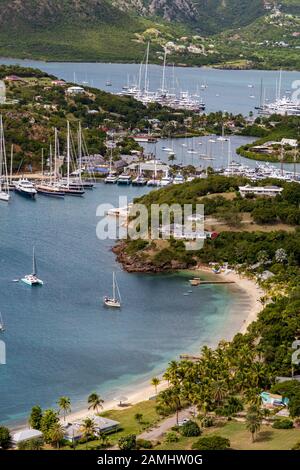 Vue Sur English Harbour, Freeman'S Bay, Nelson'S Dockyard De Shirley Heights, Antigua, Antilles, Caraïbes Banque D'Images