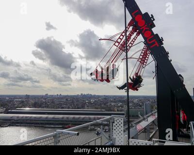 Le belvédère d'Amsterdam, l'oscillation de la tour Adam, l'oscillation la plus élevée d'Europe Banque D'Images