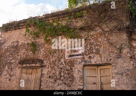 Une maison abandonnée à Merida, Yucatan, Mexique. Banque D'Images