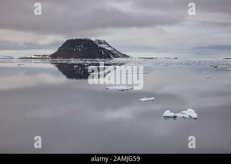 Glace de mer, glace de pack et paysages, Franz Josef Land Banque D'Images